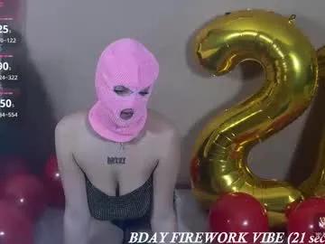 zoeythepinkmask